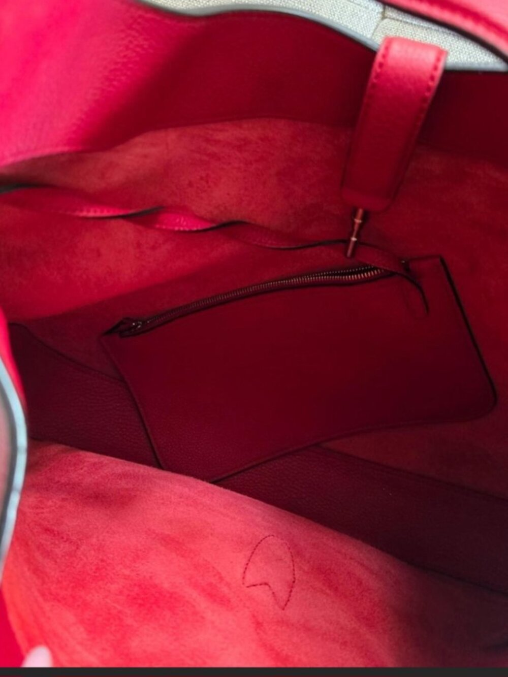 Red Gucci hobo/ tote bag - Picture 3 of 4